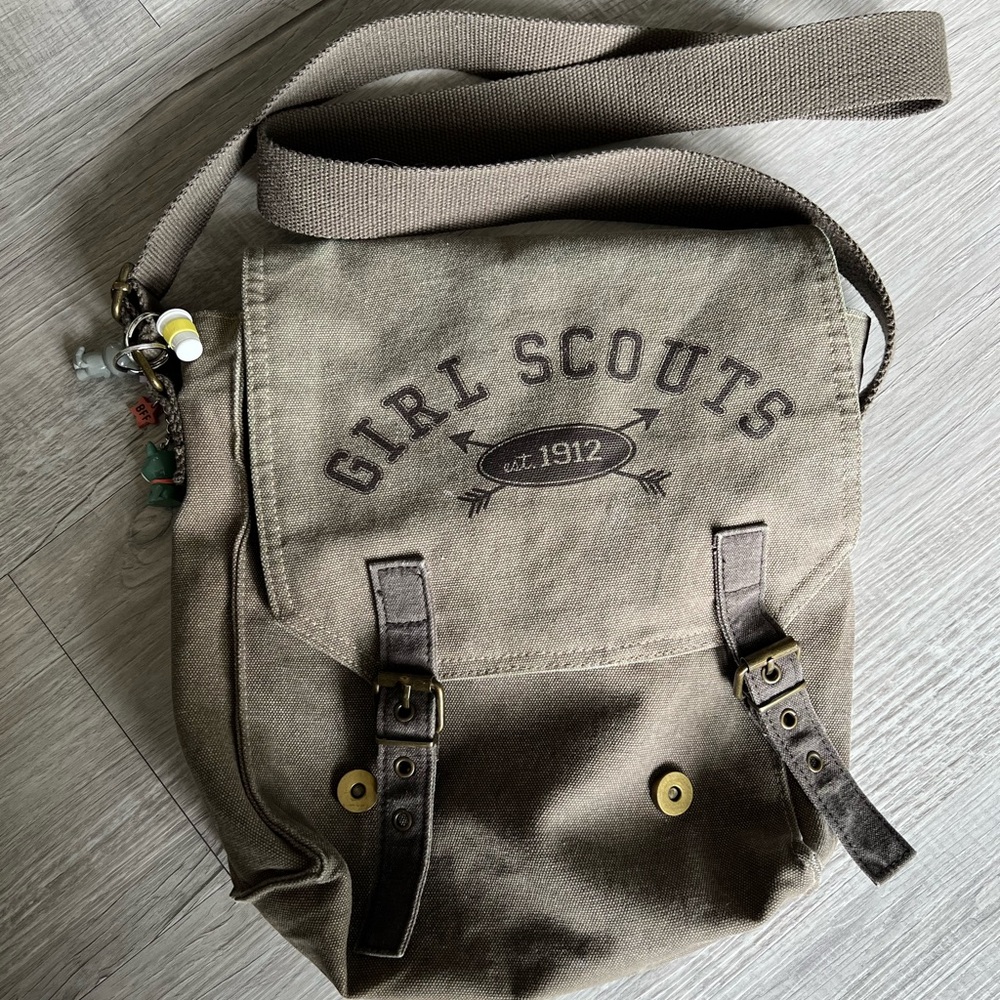 Girl Scouts Cross Body Bag with Charms